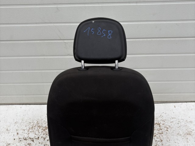 15858 Opel Astra J jobb első Ülés Használt szövet Fekete