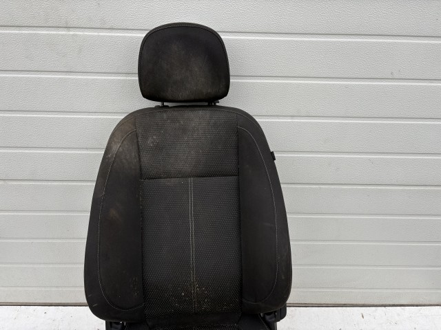 15859 Opel Astra J 2009-2015 Ülés Használt szövet bal első  Fekete