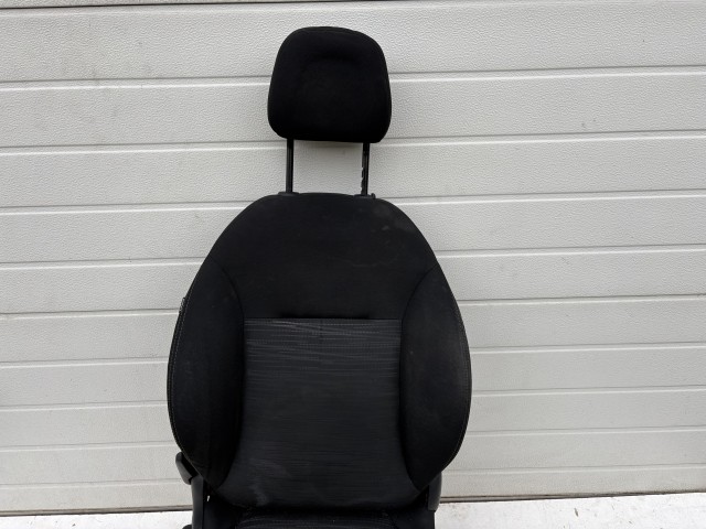 15864 Opel Astra K 2015-2021 jobb első Ülés Használt szövet Fekete