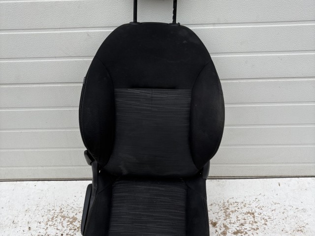 15864 Opel Astra K 2015-2021 jobb első Ülés Használt szövet Fekete