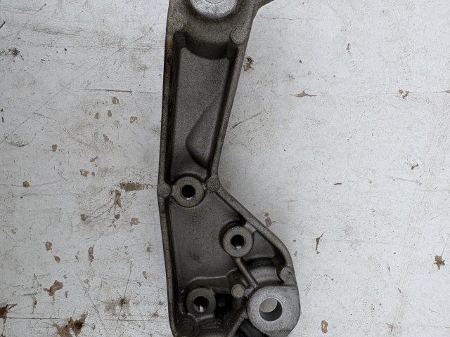 Opel Mokka b14net motortartó bak váltótartó m32