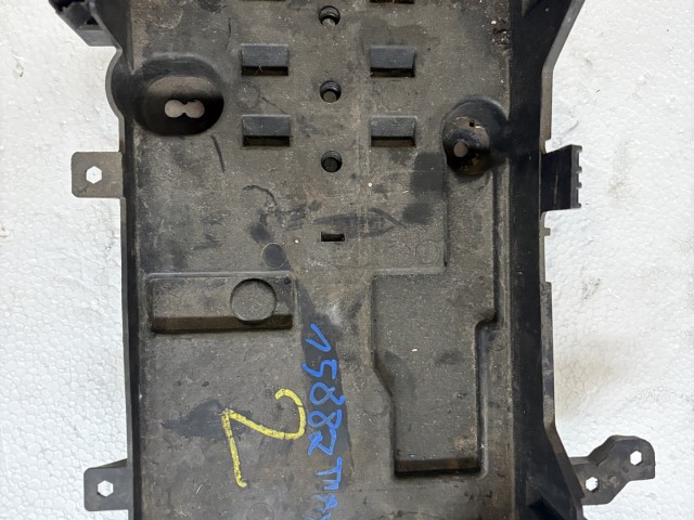 Chevrolet Trax U200 2013 Akkumulátor tartó, tálca Használt