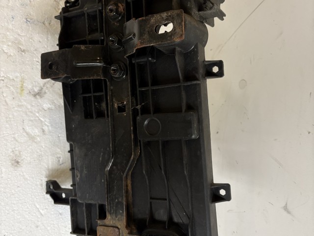 Chevrolet Trax U200 2013 Akkumulátor tartó, tálca Használt