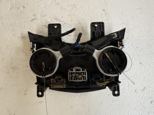 Chevrolet Trax U200 fűtéskapcsoló