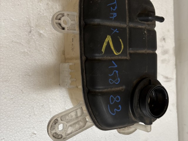 Chevrolet Trax U200 2013 Kiegyenlítő tartály Használt   