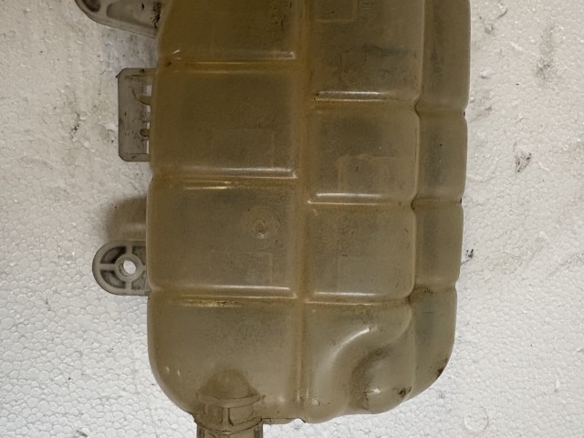 Chevrolet Trax U200 2013 Kiegyenlítő tartály Használt   