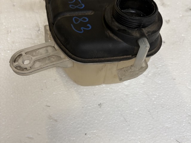 Chevrolet Trax U200 2013 Kiegyenlítő tartály Használt   