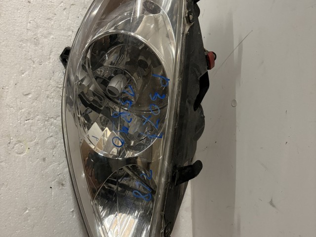 15890 Peugeot 207 Jobb első Lámpa Fényszóró