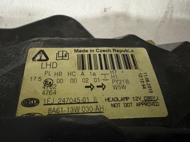 15903 Ford Fiesta Mk6 2008-2019 Bal első Lámpa Fényszóró