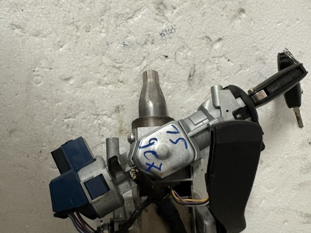 Ford C-max Mk2 2011 Gyújtáskapcsoló ház Használt