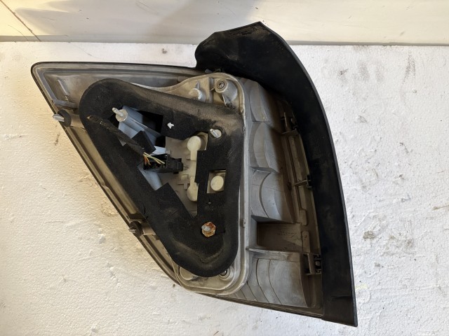 15927 Opel Astra H kombi Jobb hátsó Lámpa