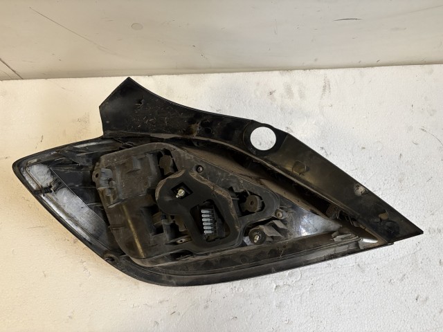 15931 Opel Astra H 2004-2006 Jobb hátsó Lámpa 5 ajtós