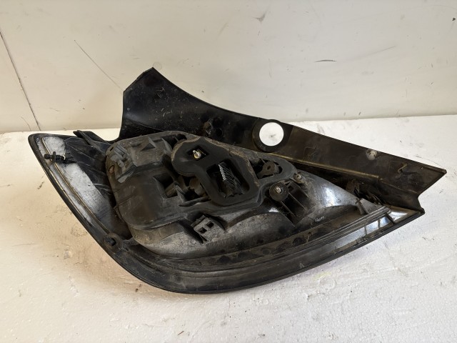 15931 Opel Astra H 2004-2006 Jobb hátsó Lámpa 5 ajtós