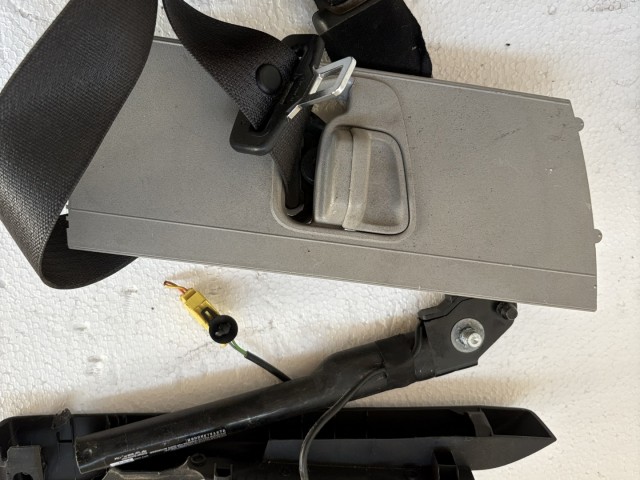 Opel Astra J Első Övfeszítő pár