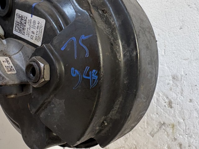 Volkswagen Passat B7 2010-2014 Fékrásegítő devander Használt