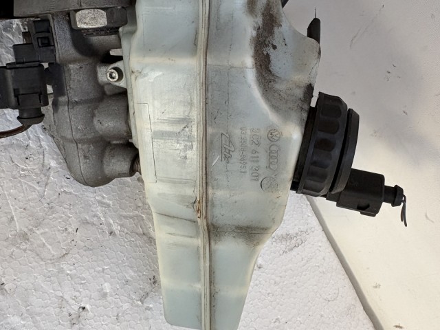 Volkswagen Passat B7 2010-2014 Főfékhenger Használt