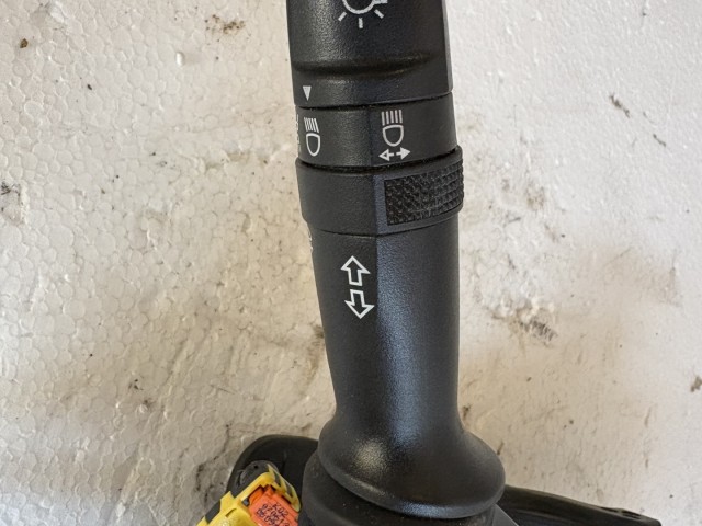 Kia Rio III.(UB) 2011-2017 Kormánykapcsoló Használt 