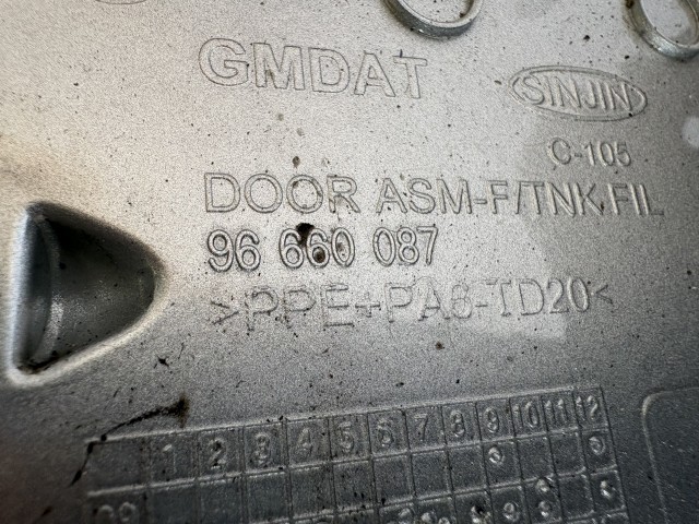 Opel Antara 2006-2015 Tankajtó Használt Z176 ezüst 