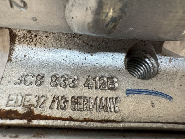 Volkswagen Passat B7 2010-2014 Bal hátsó Ajtózsanér