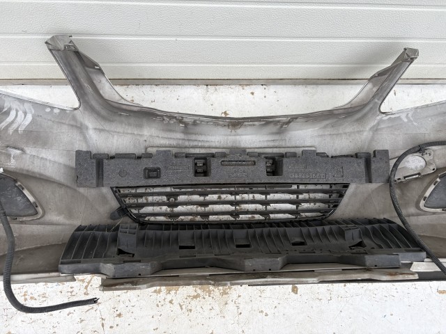 15992 Opel Zafira B első Lökhárító Ezüst Z176