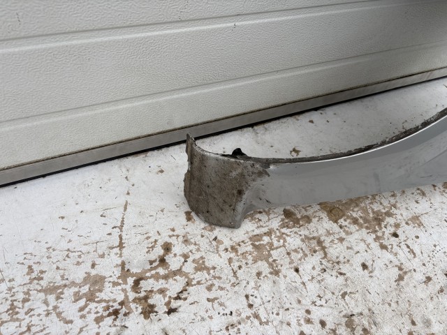 15996 Opel Zafira B Bal első Sárvédő Ezüst Z176