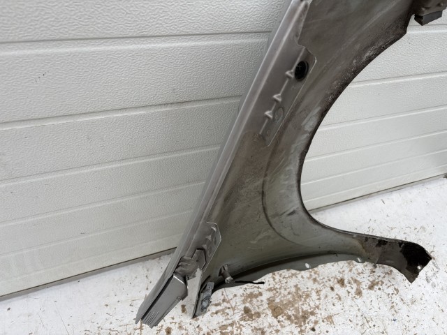 15996 Opel Zafira B Bal első Sárvédő Ezüst Z176