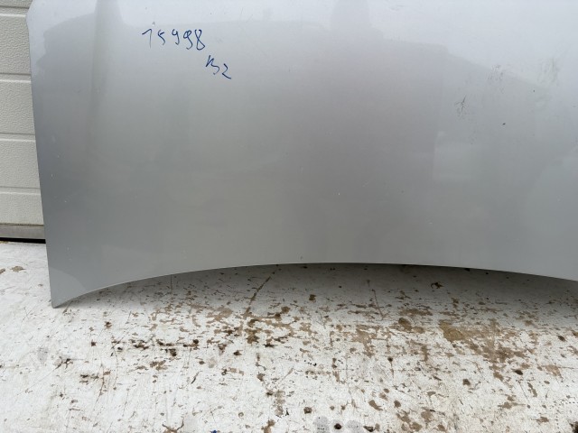 15998 Opel Zafira B Motorháztető Használt Ezüst Z176 