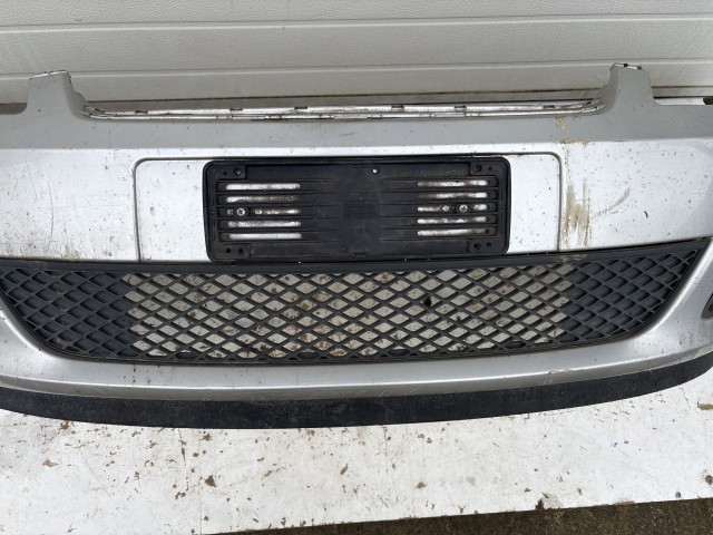 15993 Ford Fiesta első Lökhárító Ezüst