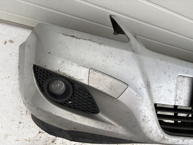 15992 Opel Zafira B első Lökhárító Ezüst Z176