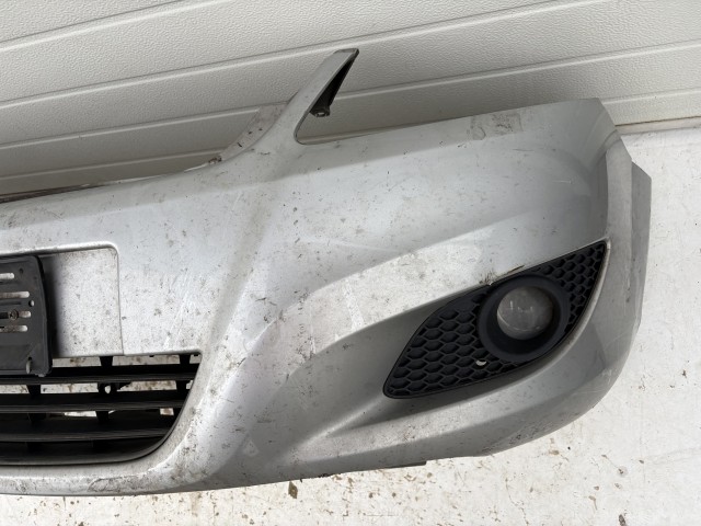 15992 Opel Zafira B első Lökhárító Ezüst Z176