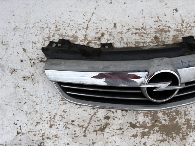 15991 Opel Zafira B Facelift Díszrács Használt