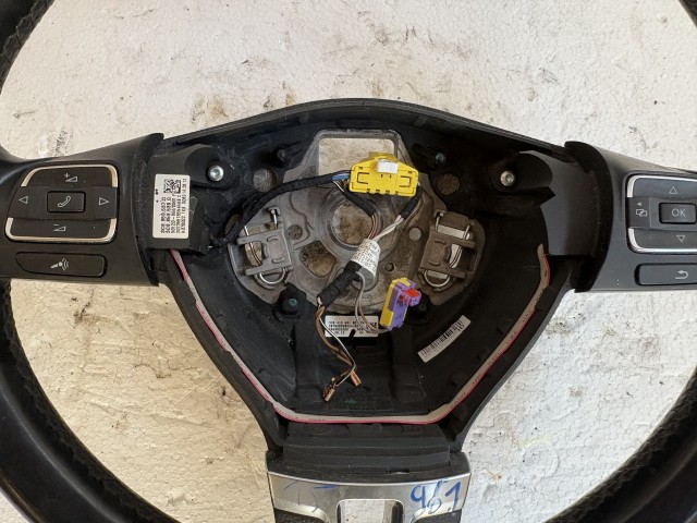 Volkswagen Passat B7 Kormány