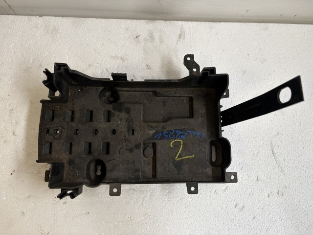 Chevrolet Trax U200 2013 Akkumulátor tartó, tálca Használt
