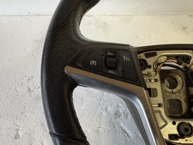 Opel Astra J 2009-2015 Kormánykerék Használt Fekete bőr  