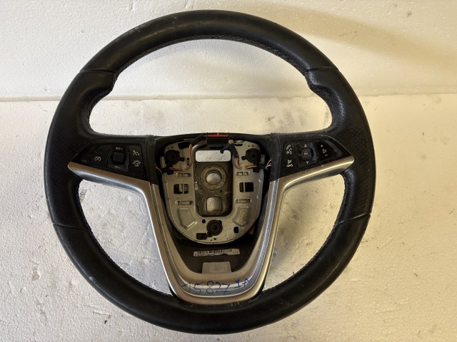 Opel Astra J 2009-2015 Kormánykerék Használt Fekete bőr  
