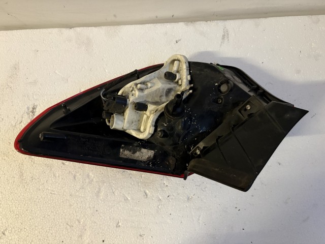 15717 Opel Astra J Bal hátsó Lámpa 5 ajtós