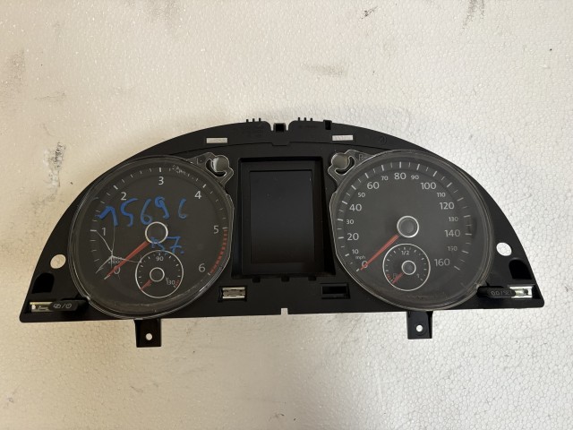 Volkswagen Passat B7 2010-2014 Óracsoport Használt Angol