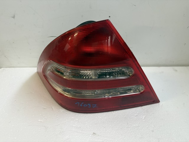 16097 Mercedes Benz C-Class W203 Bal hátsó Lámpa