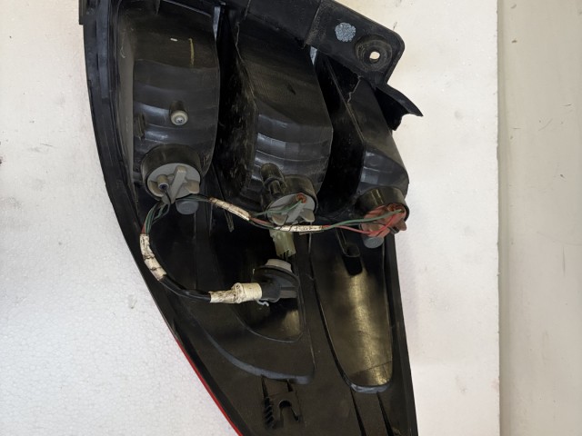 16099 Suzuki SX4  Bal hátsó Lámpa