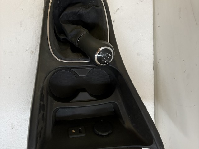 Opel Corsa E 2014- 2014-2019 Váltókulissza Váltógomb