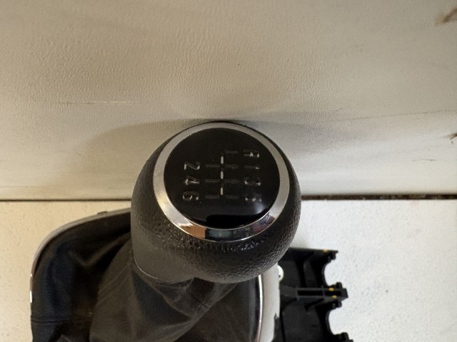 Chevrolet Trax U200  Váltókulissza Váltókar