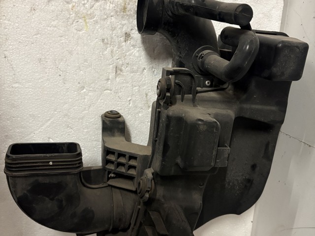 Kia Rio III.(UB) 2011-2017 rezonátor ház