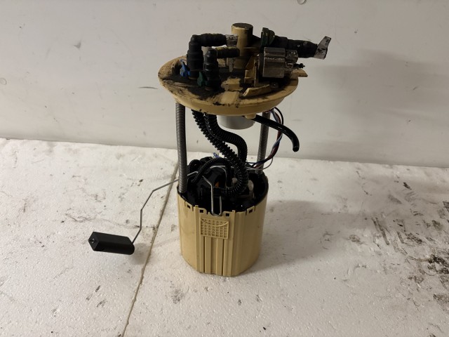 Opel Mokka 1.6 cdti Diesel Üzemanyag szivattyú Használt