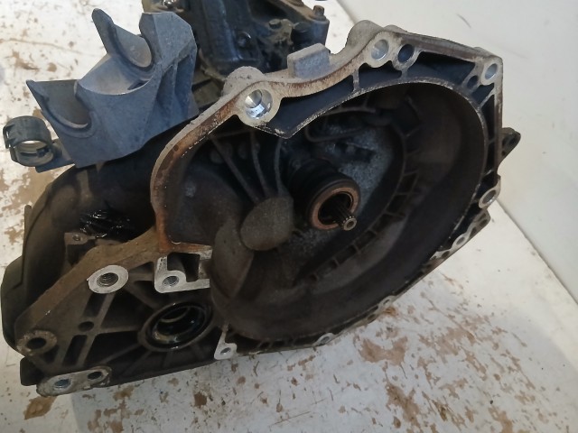 Opel Corsa E 1.4 Benzin B14xer Váltó F17s374 5 Sebességes Bowdenes