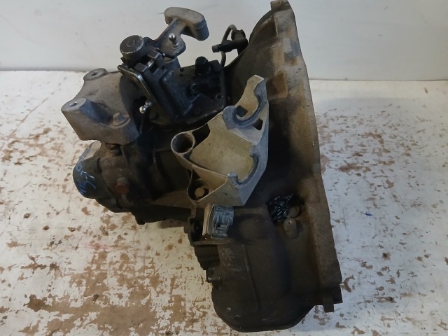 Opel Corsa E 1.4 Benzin B14xer Váltó F17s374 5 Sebességes Bowdenes