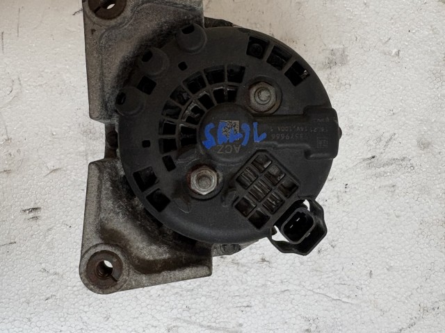 Opel Insignia 1.8 Benzin Generátor