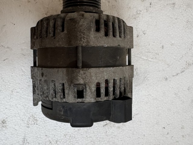 Opel Insignia 1.8 Benzin Generátor