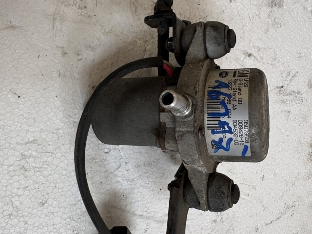 Chevrolet Cruze 2010-2014 Fék vákumszivattyú Használt