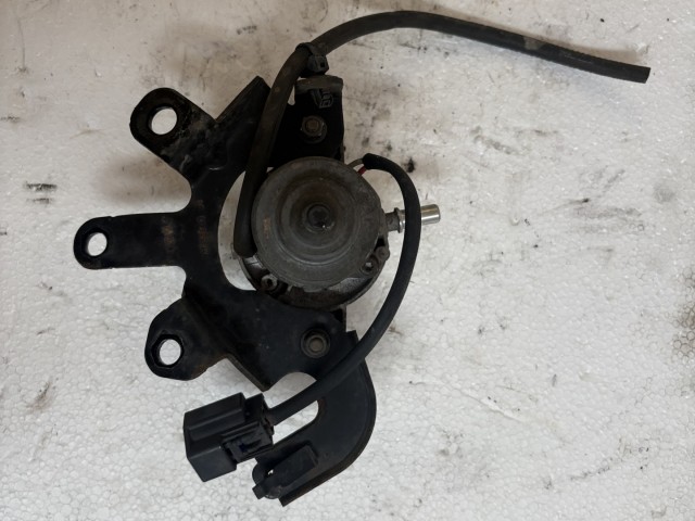 Chevrolet Cruze 2010-2014 Fék vákumszivattyú Használt