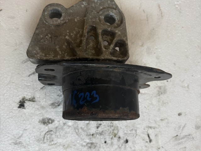 Volkswagen Passat B7 2010-2014 motortartó bak